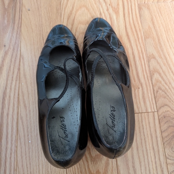 Black Patent Heels with Cross Mary Jane Style - Picture 13 of 13